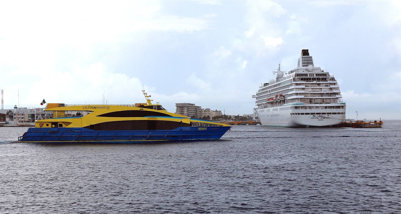 Ferry to Cozumel · 1.9 km